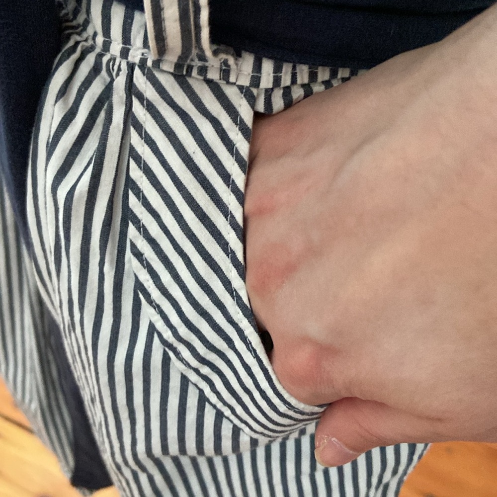 Summer seersucker dress with pockets - Picture 3 of 3